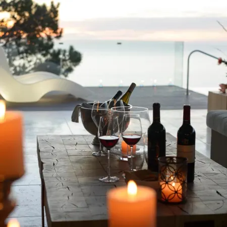 CB-One Luxury Stay