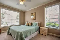 Oceanfront Galveston Condo Balcony and Pool Access!