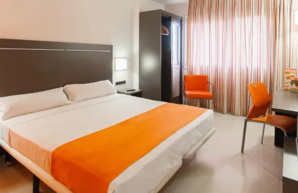 H2富恩拉夫拉達酒店