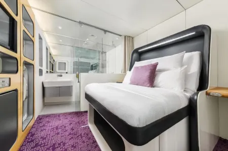 Yotelair Amsterdam Schiphol Transit Hotel Отели рядом с Аэропорт Схипхол