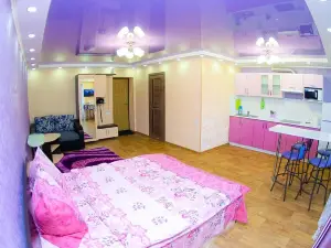 ApartLux on Slavskogo 26 View River