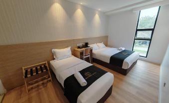 3. V Boutiq..