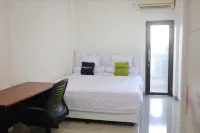 Urbanview Hotel Eropa Maros Near Sultan Hasanuddin Airport by RedDoorz Hotels in Mandai