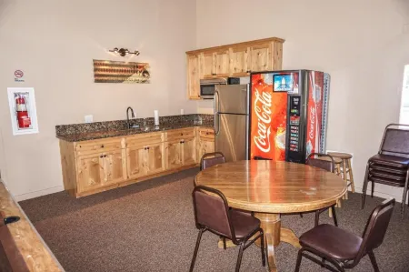 St Anton Wooded View 1-Bedroom Condos with Complimentary Hot Drinks