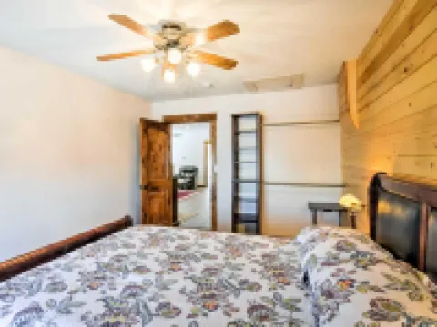 Updated Main St Apt Near Fishlake and Capitol Reef! Hotels in Salina