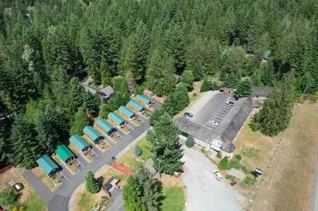 Packwood Lodge & Cabins