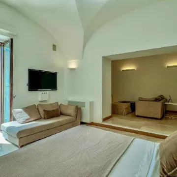 Santacroce Luxury Rooms