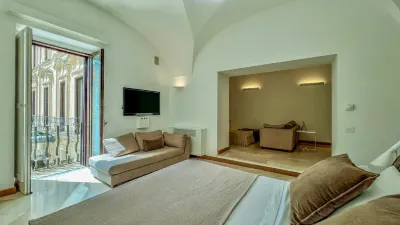Santacroce Luxury Rooms Hotel dekat Lecce Railway Station