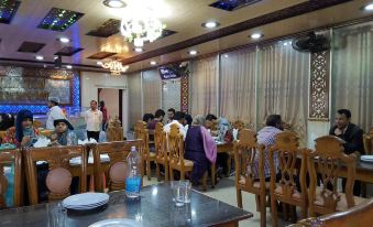 Hill View Hotel - Housity