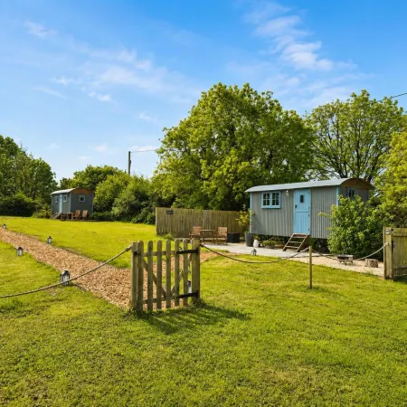 St. Kew Shepherd Huts Отели в г. Бодмин