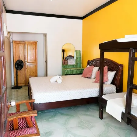 Guanna's Place Room and Resto Bar
