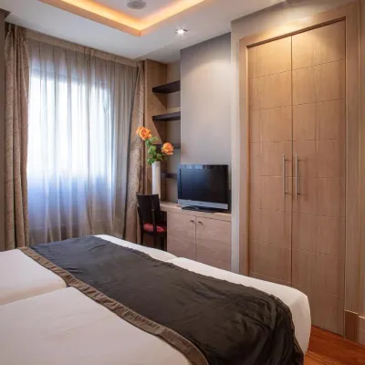 Washington Parquesol Suites & Hotel Hotels near Rio Hortega University Hospital
