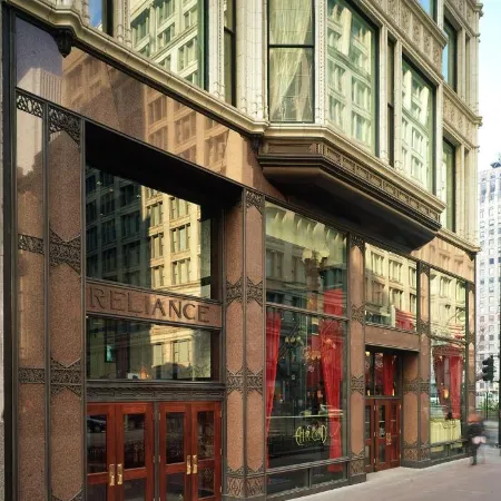 Staypineapple, An Iconic Hotel, the Loop Chicago Отели рядом с достопримечательностью «Театр CIBC»