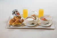 Trastevere Gallery Suites Hotels near Scala Ugo Bassi