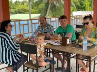 Dacha Thoddoo White Sand Hotel di Thoddoo