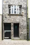 The Snug Townhouse Hotels near Circle of Life Commemorative Garden