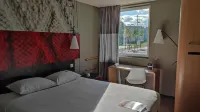 Ibis Moulins Sud Отели в г. Изёр