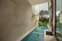Sunsetfalls Gardens and Resort Hotels in Grabag