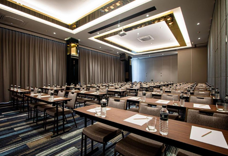 프레임 호텔 방콕의 깔끔한 객실 모습