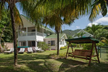 Ocean Villa Отели рядом с Аэропорт Праслен