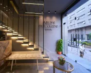 Gold's Pyramids Hotel