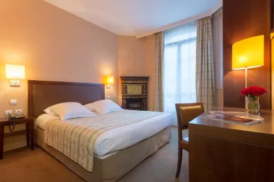 Le Home Hotel dekat Vincennes Castle