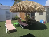 Casalina Garden 2 Blocks to Palm Beach & Kitesurfing School Hoteles en Palm Beach