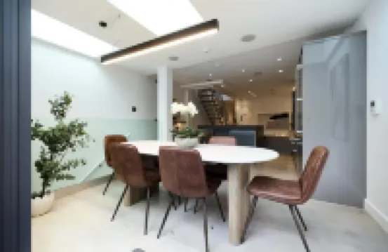 漢密爾頓花園隱居處 - 帶花園的現代四卧室住宅