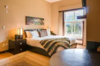 Silver Creek Lodge - balcony