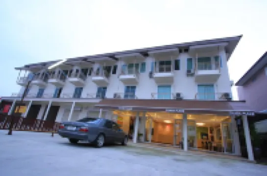 Chaba Place Hotels near Hutsadin Elephant Foundation