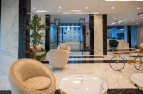 Abela Al Hamra - Palestine Street