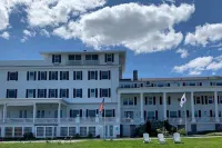 Emerson Inn by the Sea Отели рядом с достопримечательностью «Rockport Breakwater»