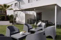 Local Hostel & Suites