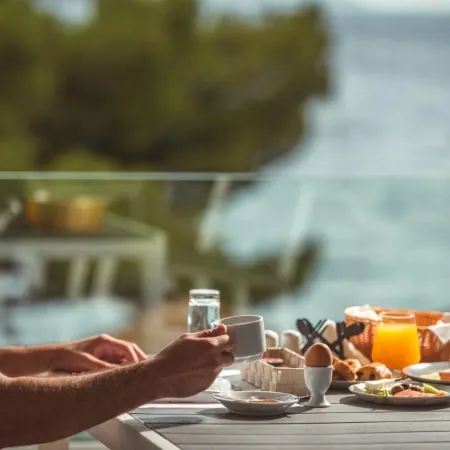 Trizonia Bay Hotel