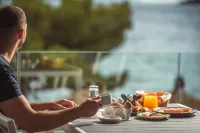 Trizonia Bay Hotel - breakfast