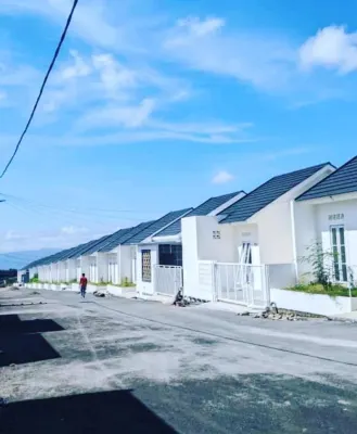 Nel's House Villa Jacuzzi Sukabumi Hotel di Kadudampit