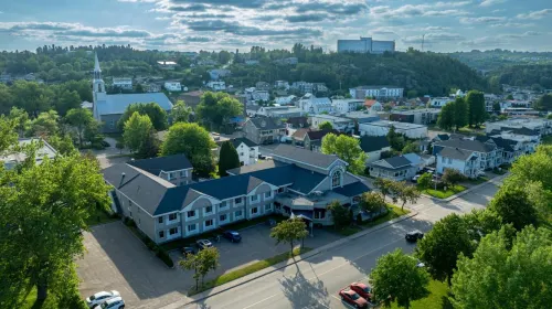 Auberge des 21 Hotels in La Baie