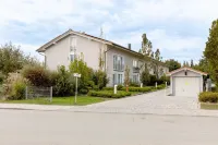 Meat Und Stay Hotel Hoteles en Grasbrunn