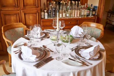 Landhotel Und Gasthaus Polster Отели рядом с достопримечательностью «Университет Эрлангена — Нюрнберга»