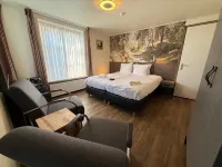 Bij Hen op Ameland Hotels in Buren