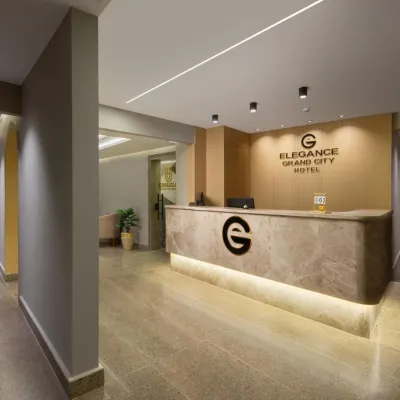 Elegance Grand City Hotel Hoteles cerca de Museo del Palacio Manial