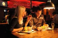Hotel Chicoutimi, affilié à Hyvi - bar