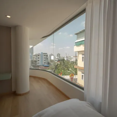 Khach San Y Hotel Can Tho Отели в г. Кан То