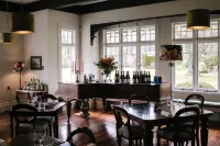 Wallingford Homestead - ที่มีสระว่ายน้ำ