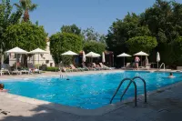 Kotzias Beach Apartments - Beach
