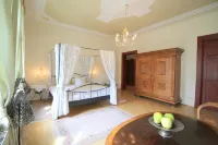 Hotel-Appartement-Villa Ulenburg