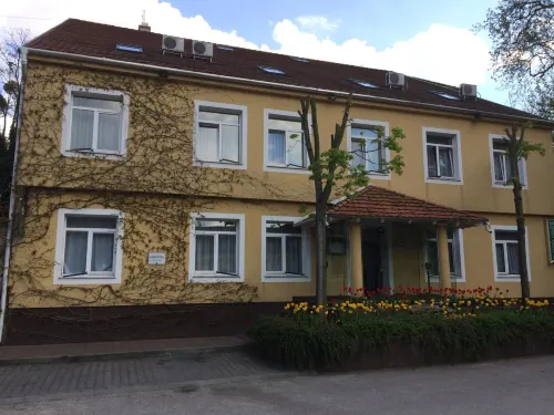 Hotel Arnold - Pysäköinti