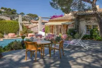 L' Escapade Hôtel & Restaurant Hotels in Le Pradet