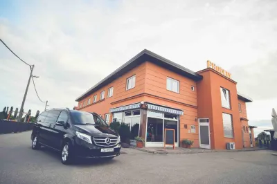 Hotel Phoenix Hotels in Селниця-Щитар'євська