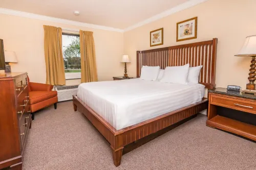 Days Inn & Suites by Wyndham Lake Okeechobee